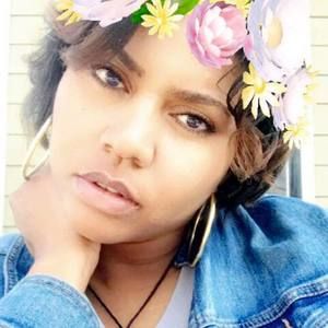 Meet your Posher, Lacey